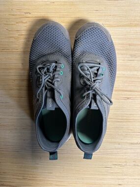 Reebok Light Grey Knit Sneakers with Green Insole